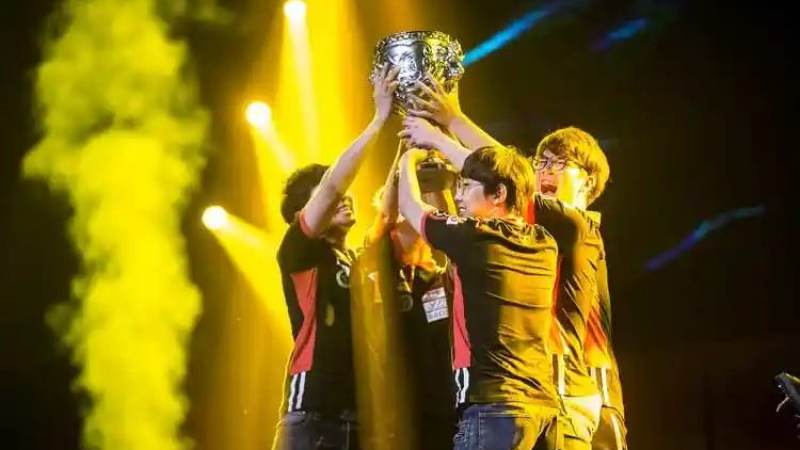 关于 jinnianhui 金年会 今年会 的团队与内容工作场景配图